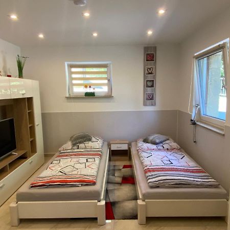 1 Zi. Apartment Naehe Flughafen/Messe Stuttgart 24H Waldenbuch Luaran gambar