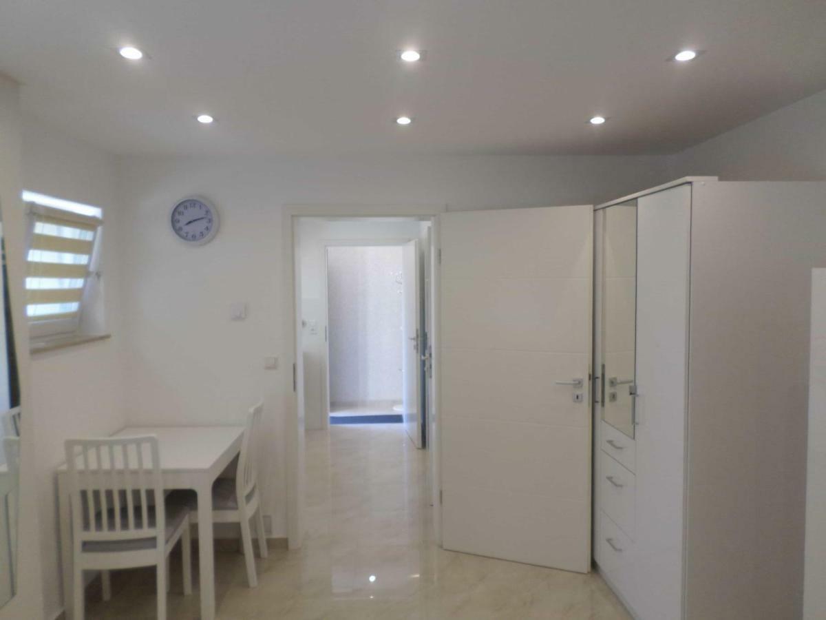 1 Zi. Apartment Naehe Flughafen/Messe Stuttgart 24H Waldenbuch Luaran gambar